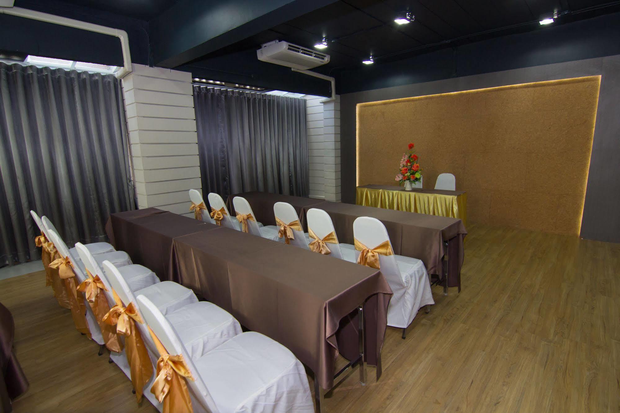 Prajaktra City Hostel Udon Thani Esterno foto