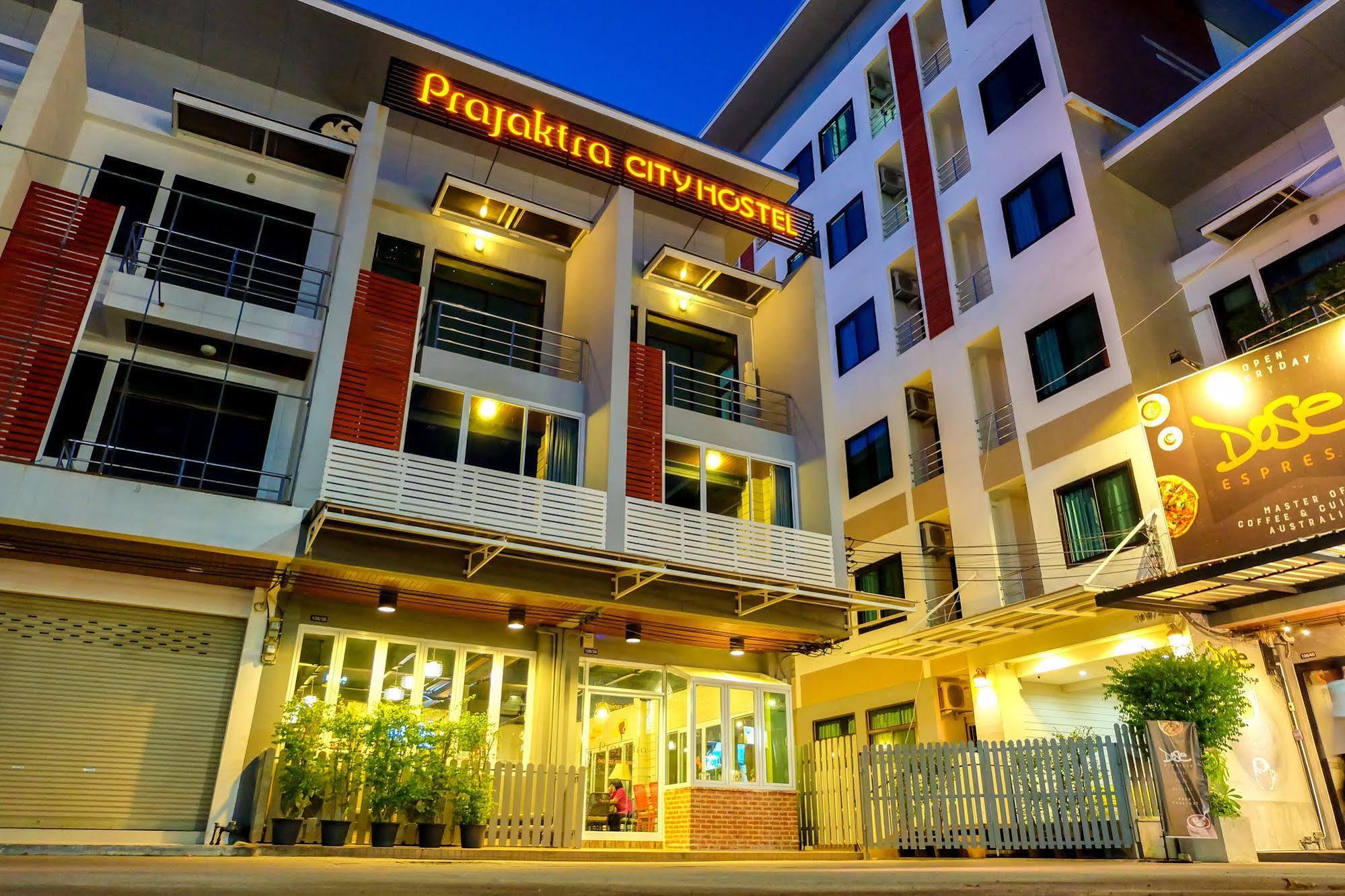 Prajaktra City Hostel Udon Thani Esterno foto